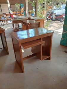 oplus_32 meja komputer sekolah